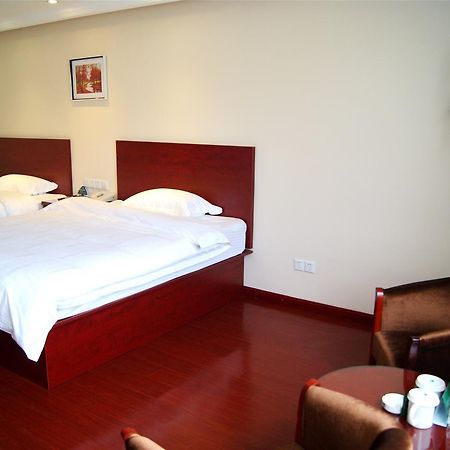 Greentree Inn Jiangsu Zhenjiang Dingmao Industrial Park Wode Square Express Hotel מראה חיצוני תמונה