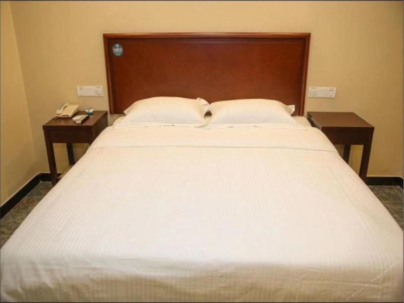 Greentree Inn Jiangsu Zhenjiang Dingmao Industrial Park Wode Square Express Hotel מראה חיצוני תמונה