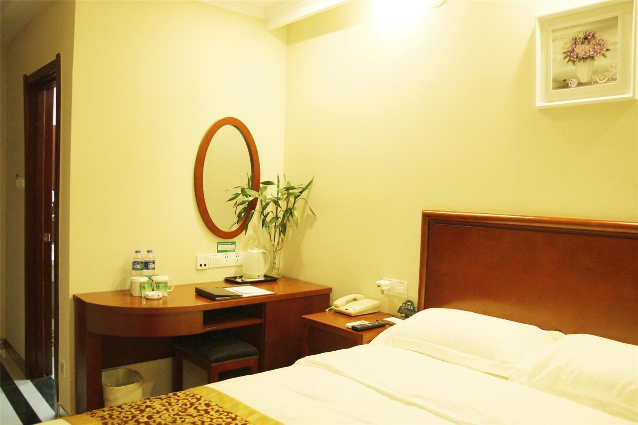 Greentree Inn Jiangsu Zhenjiang Dingmao Industrial Park Wode Square Express Hotel מראה חיצוני תמונה