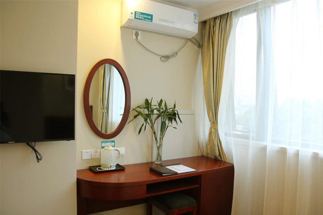 Greentree Inn Jiangsu Zhenjiang Dingmao Industrial Park Wode Square Express Hotel מראה חיצוני תמונה