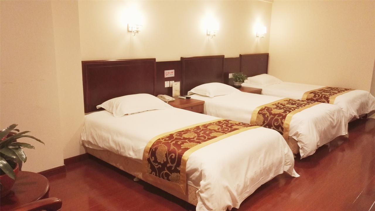 Greentree Inn Jiangsu Zhenjiang Dingmao Industrial Park Wode Square Express Hotel מראה חיצוני תמונה
