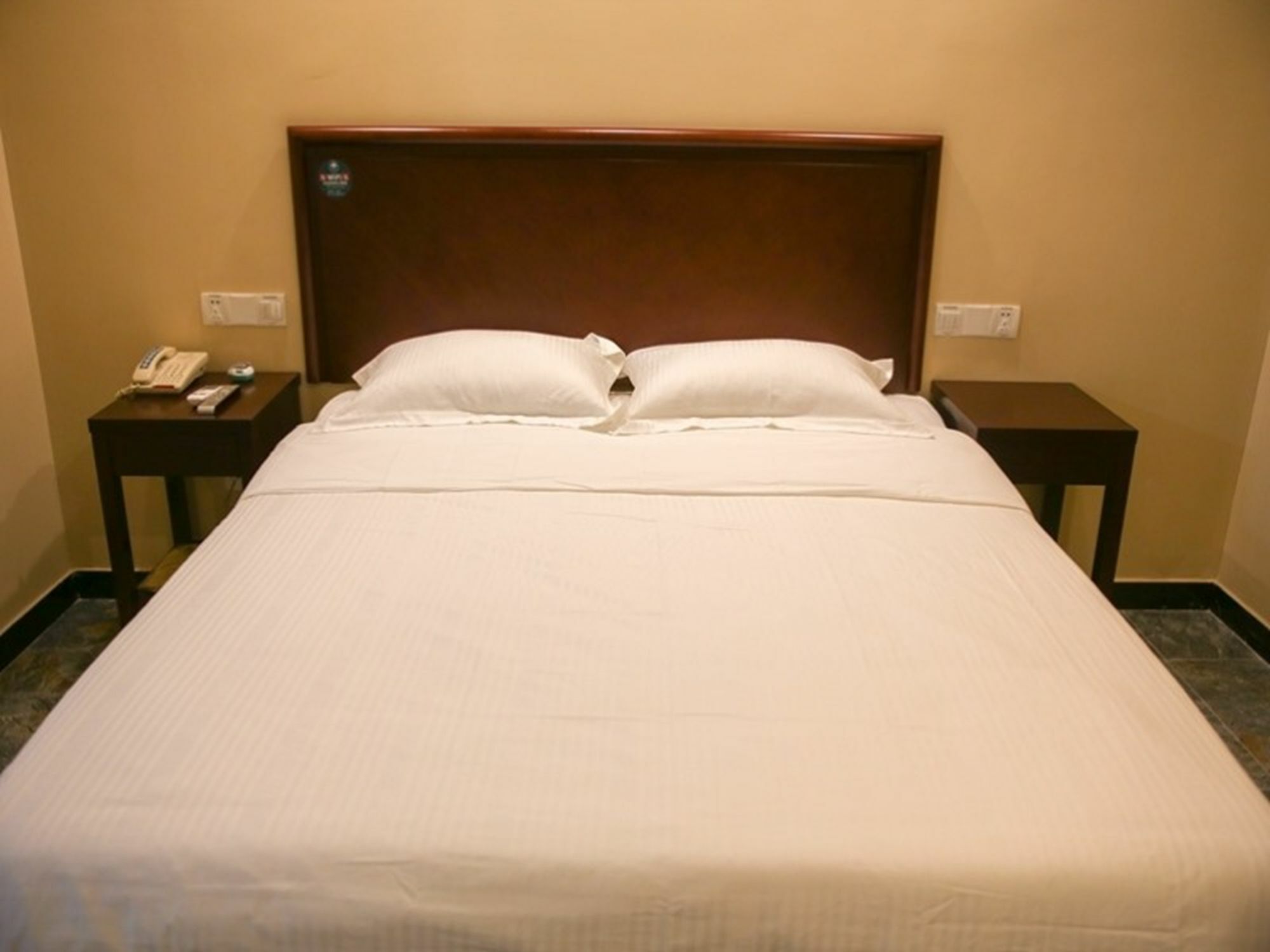 Greentree Inn Jiangsu Zhenjiang Dingmao Industrial Park Wode Square Express Hotel מראה חיצוני תמונה