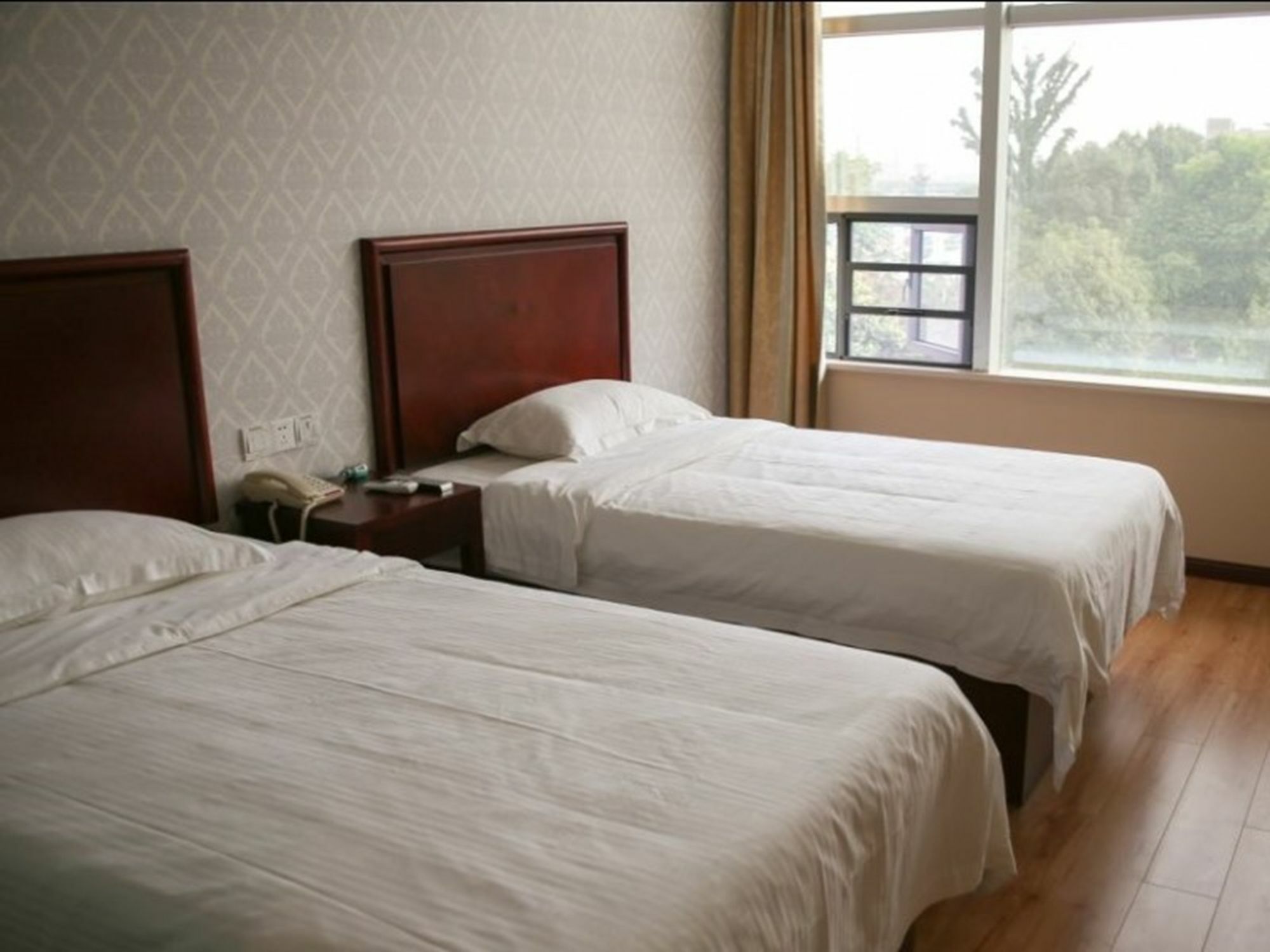 Greentree Inn Jiangsu Zhenjiang Dingmao Industrial Park Wode Square Express Hotel מראה חיצוני תמונה