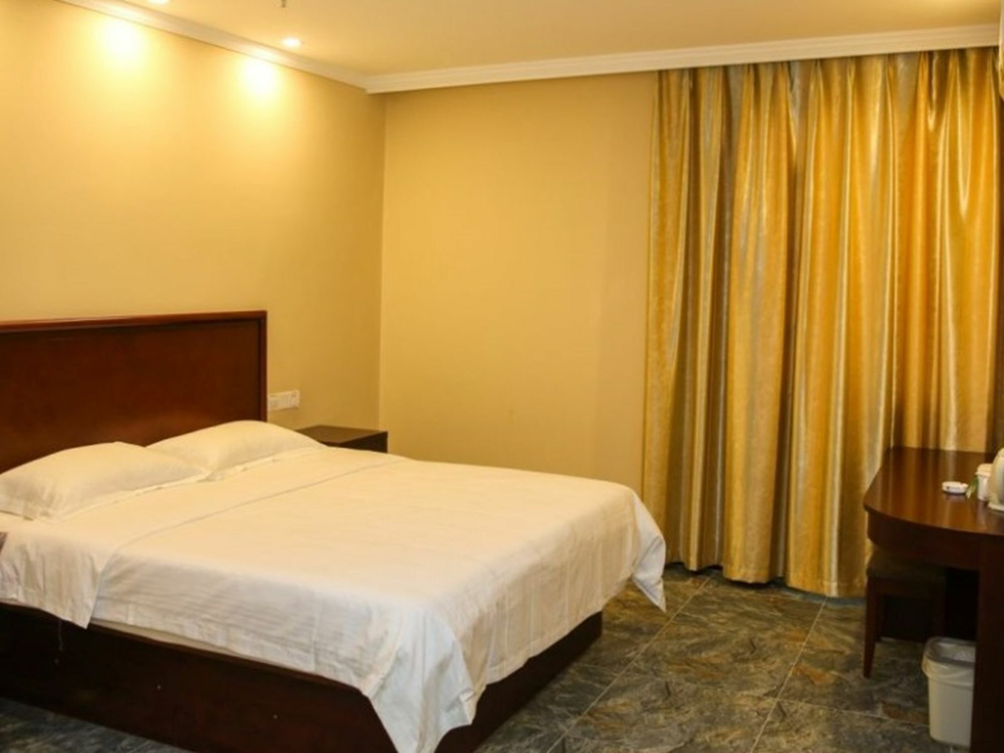 Greentree Inn Jiangsu Zhenjiang Dingmao Industrial Park Wode Square Express Hotel מראה חיצוני תמונה